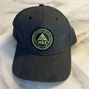 REI hat